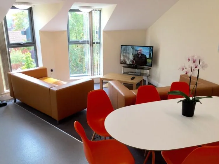 Apartment 1, Longdales Lodge, 1 Longdales Road, Lincoln, Lincolnshire, LN2 2EQ - Image 1